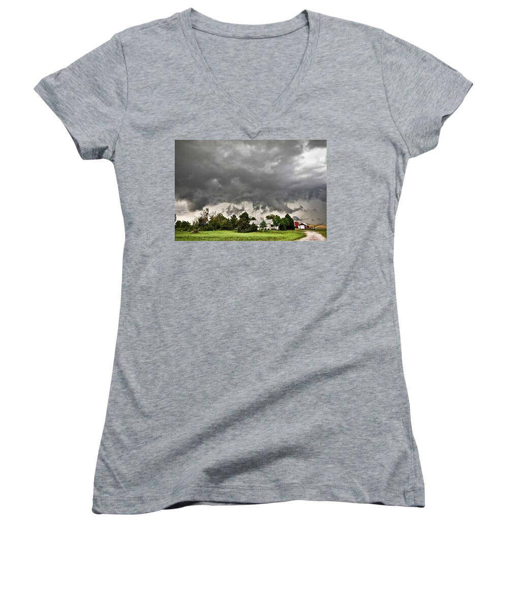 Wyoming Women's V-Neck featuring the photograph Alive Sky in Wyoming 2 by Ryan Crouse