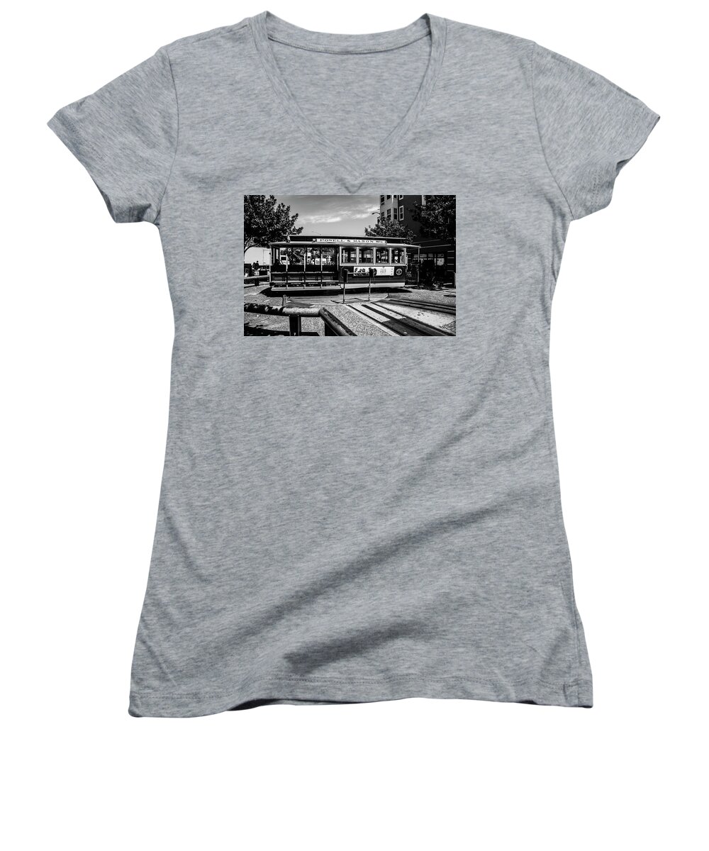 Cable Car Women's V-Neck featuring the photograph Cable car Turn around by Stuart Manning