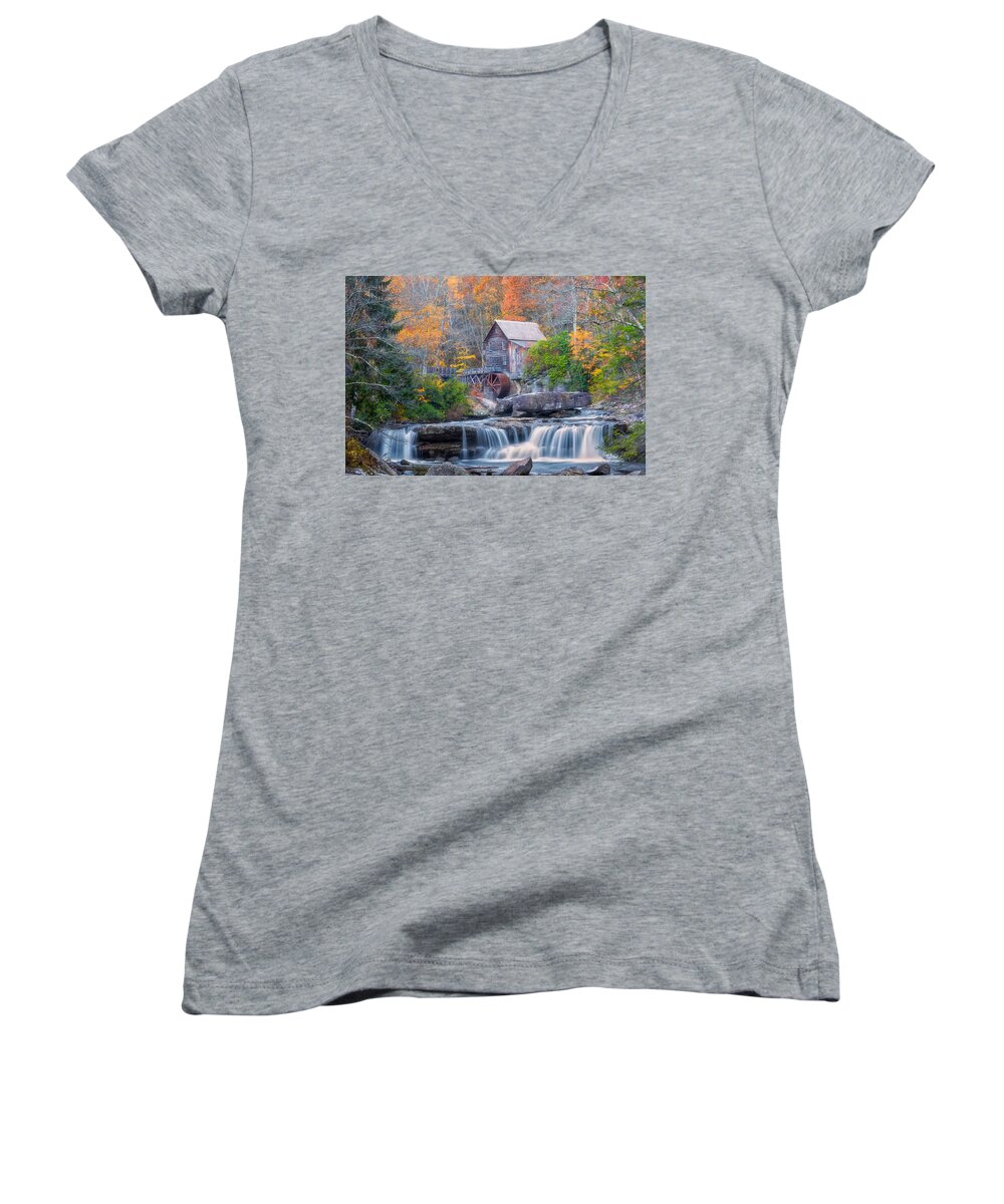 Iconic Women's V-Neck featuring the photograph Iconic by Russell Pugh