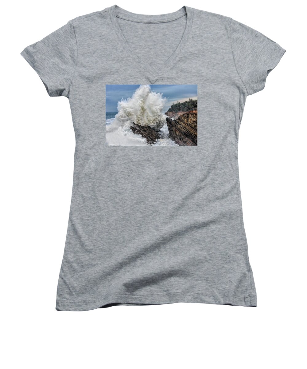 Monster Wave Women's V-Neck featuring the photograph Monster Wave by Wes and Dotty Weber