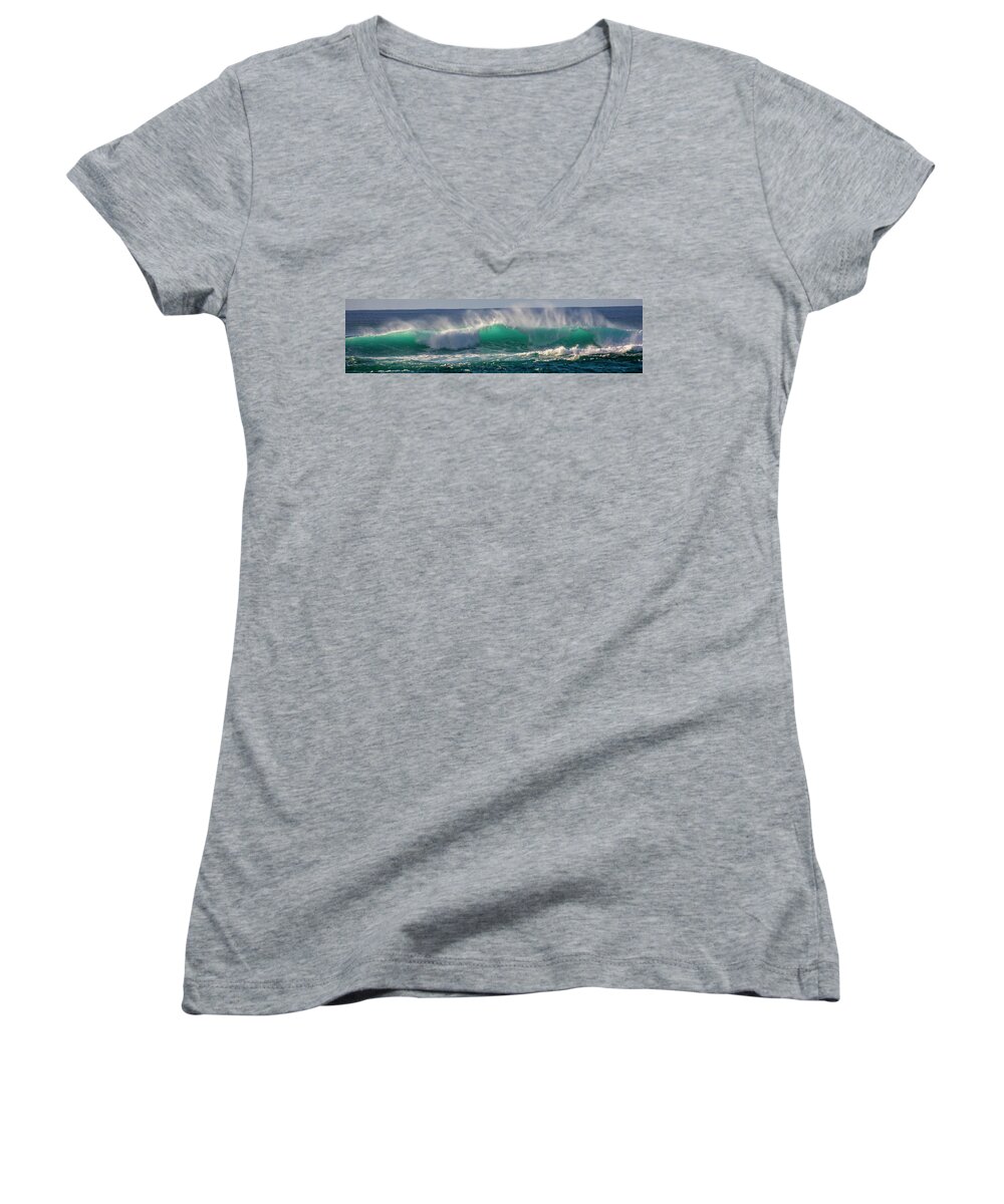 Ocean Women's V-Neck featuring the photograph North Shore by Anthony Jones