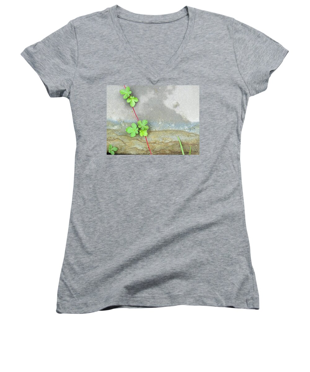 Duane Mccullough Women's V-Neck featuring the photograph Rock Stain Abstract 4 by Duane McCullough