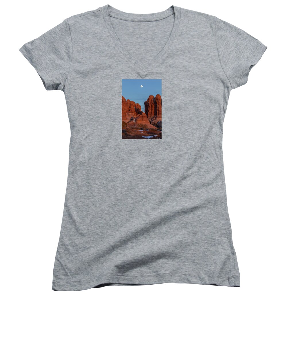 Moab Women's V-Neck featuring the photograph Super Moonrise at Garden Of Eden by Dan Norris