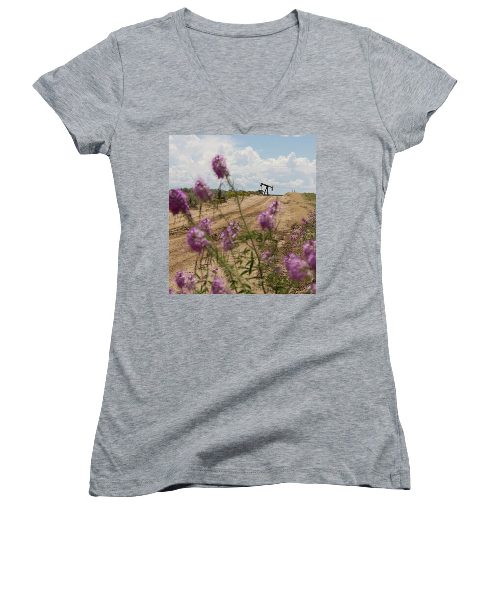 Chaco Canyon Women's V-Neck featuring the photograph The Road to Pierre's by Jonathan Thompson