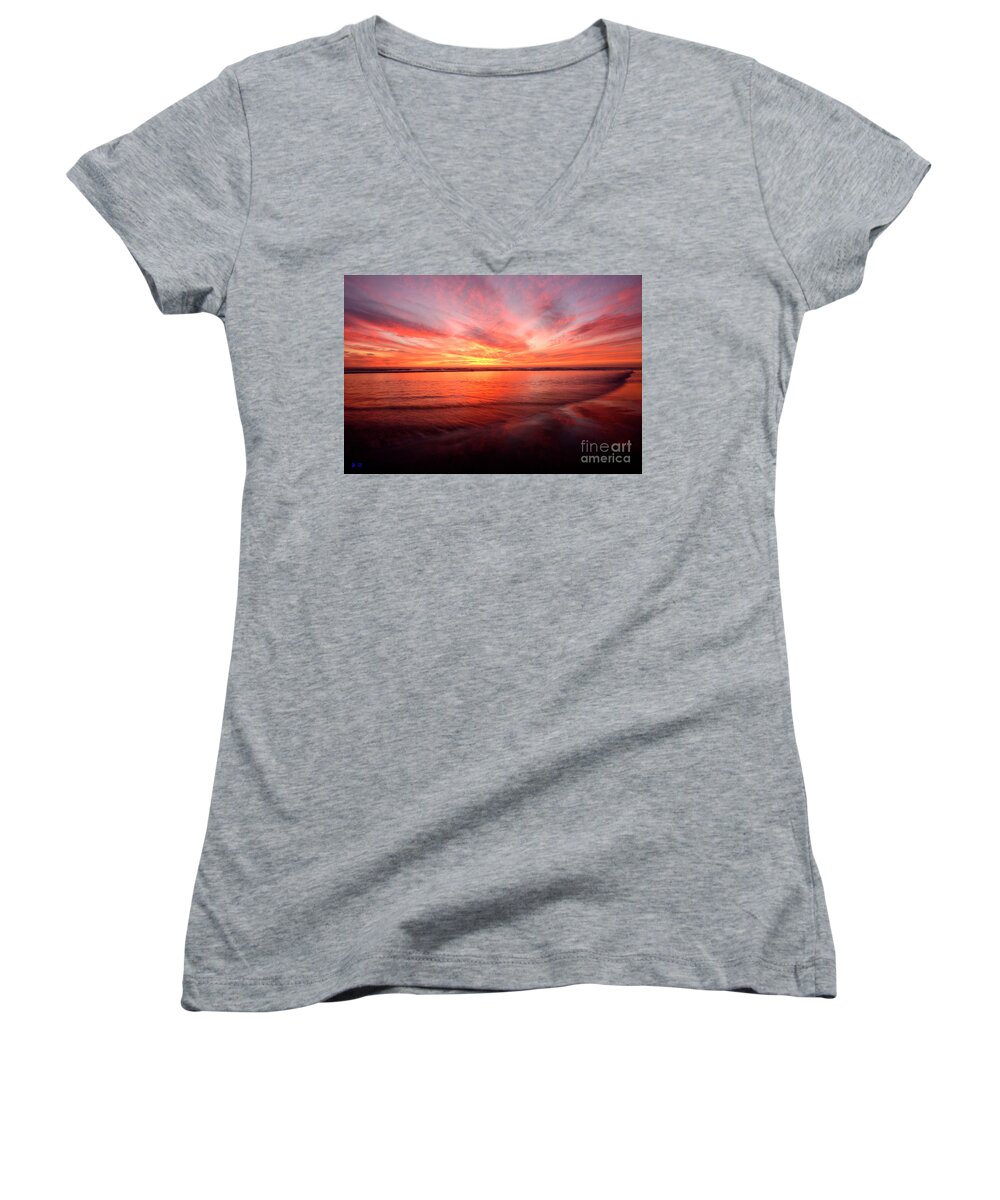 Landscapes Women's V-Neck featuring the photograph Wave Light by John F Tsumas