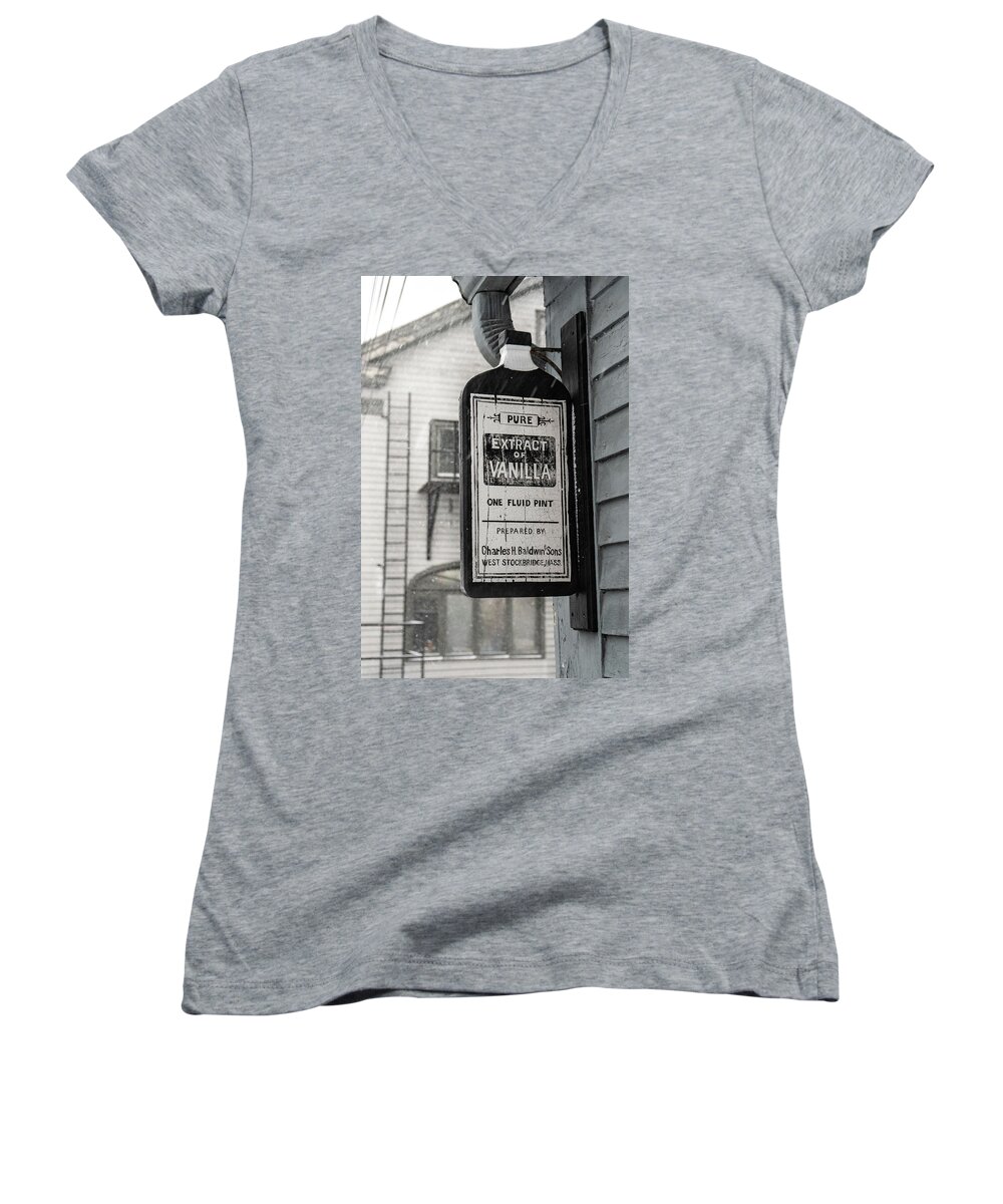 Sign Women's V-Neck featuring the photograph Charles H. Baldwin and Sons by Christopher Brown