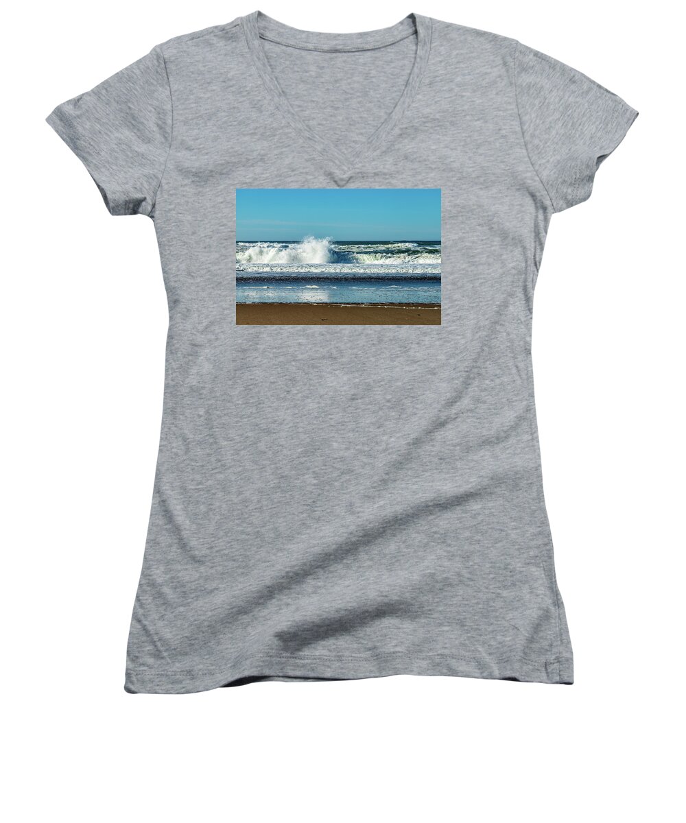 Landscapes Women's V-Neck featuring the photograph Depoe Bay-1 by Claude Dalley
