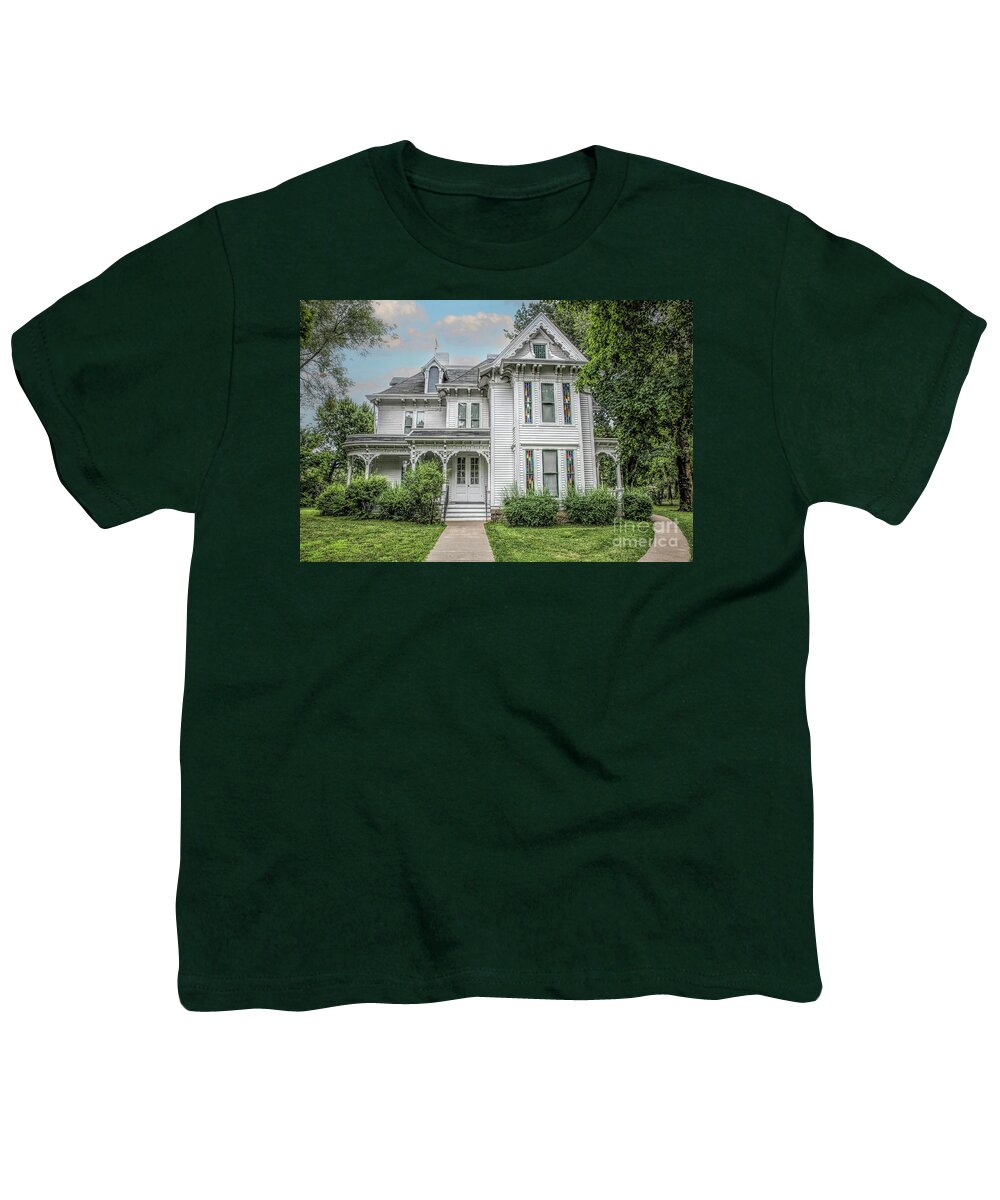 Truman Youth T-Shirt featuring the photograph The Summer White House by Lynn Sprowl