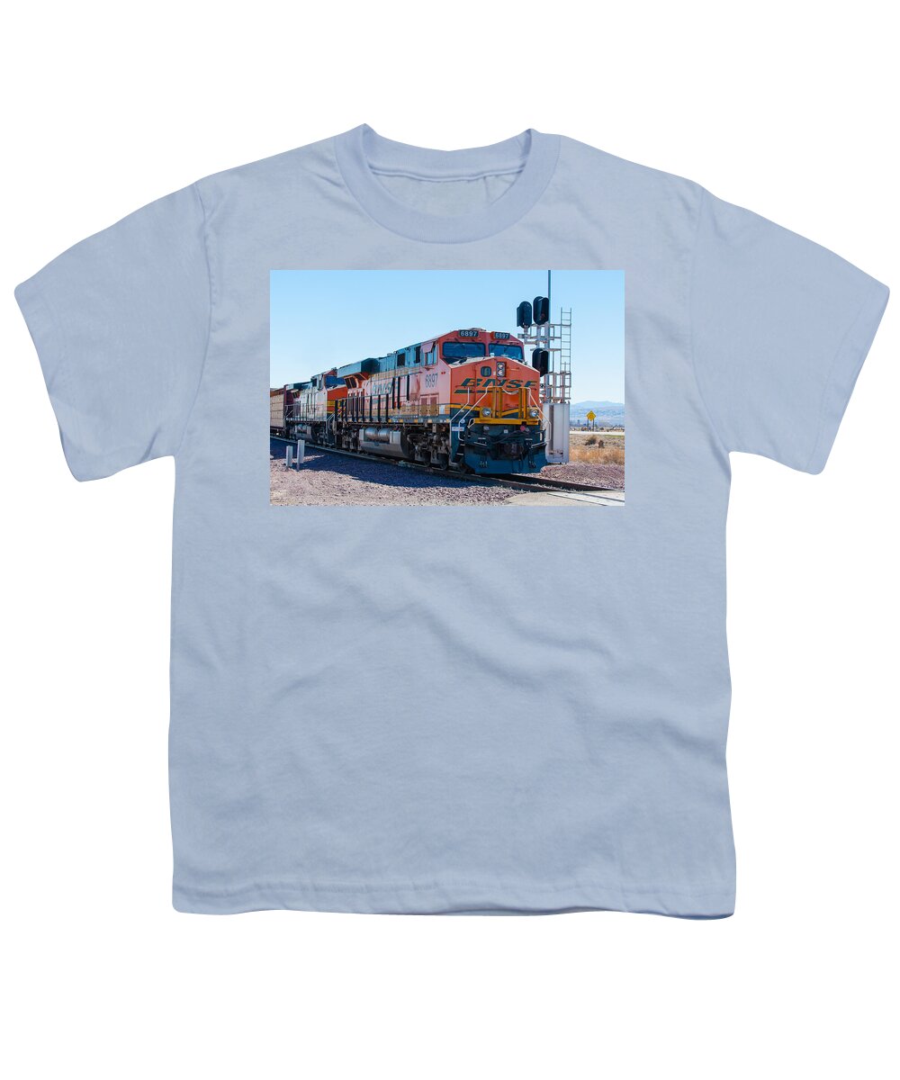 Bnsf Youth T-Shirt featuring the photograph Bnsf 6897 by Jim Thompson