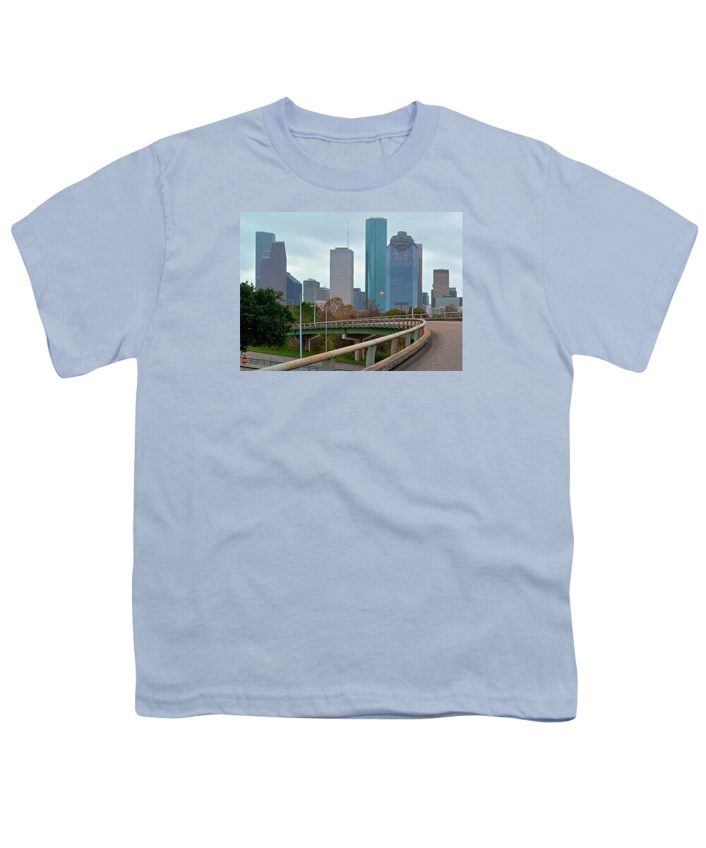 Houston Youth T-Shirt featuring the photograph Entering Houston by Frozen in Time Fine Art Photography