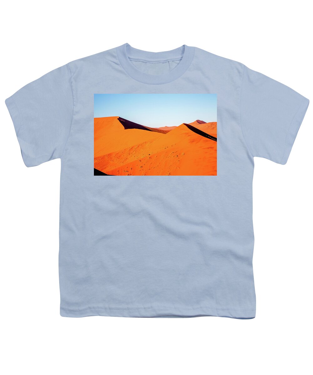  Gary Hall Youth T-Shirt featuring the photograph The Red Sands of Soussesvlei 2 by Gary Hall
