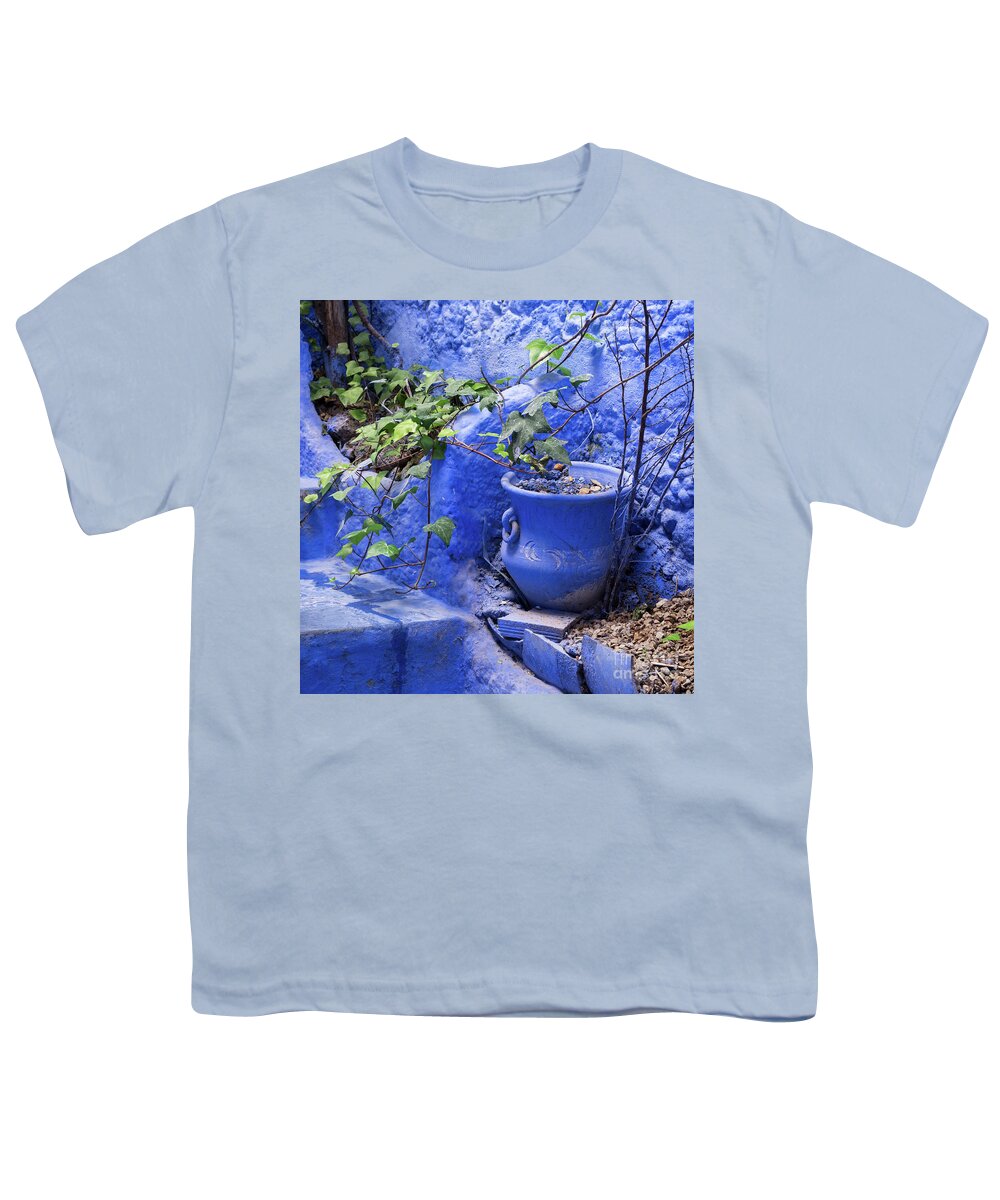 Chefchaouen Youth T-Shirt featuring the photograph Chefchaouen Plant Pot 01 by Rick Piper Photography