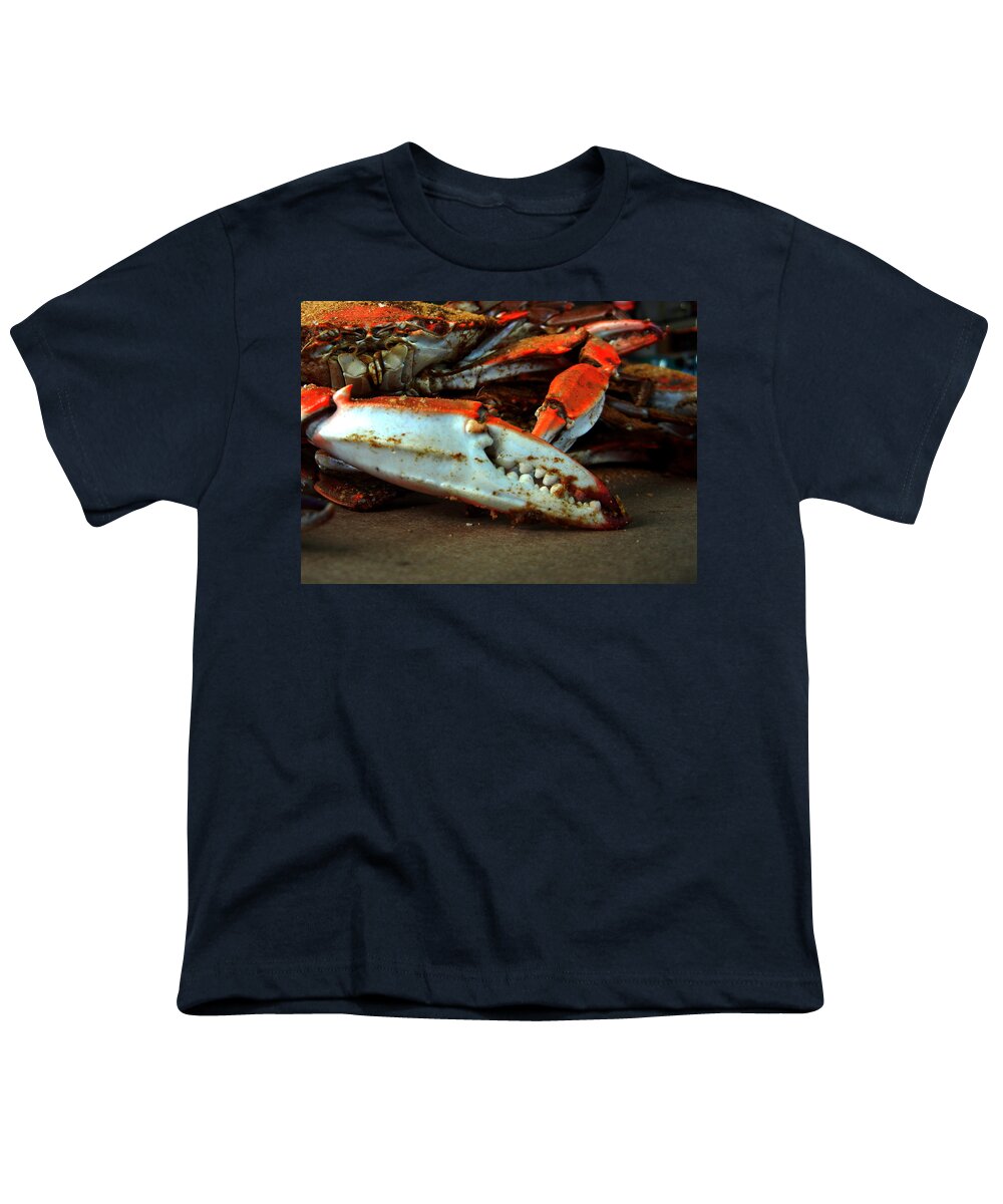 Crab Claw Youth T-Shirt featuring the photograph Big Crab Claw by Bill Swartwout