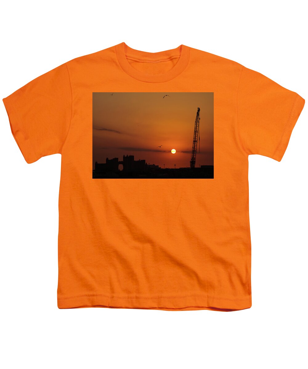 Sunrise Artwork Youth T-Shirt featuring the photograph Bahamas At Sunrise 1 by Gian Smith
