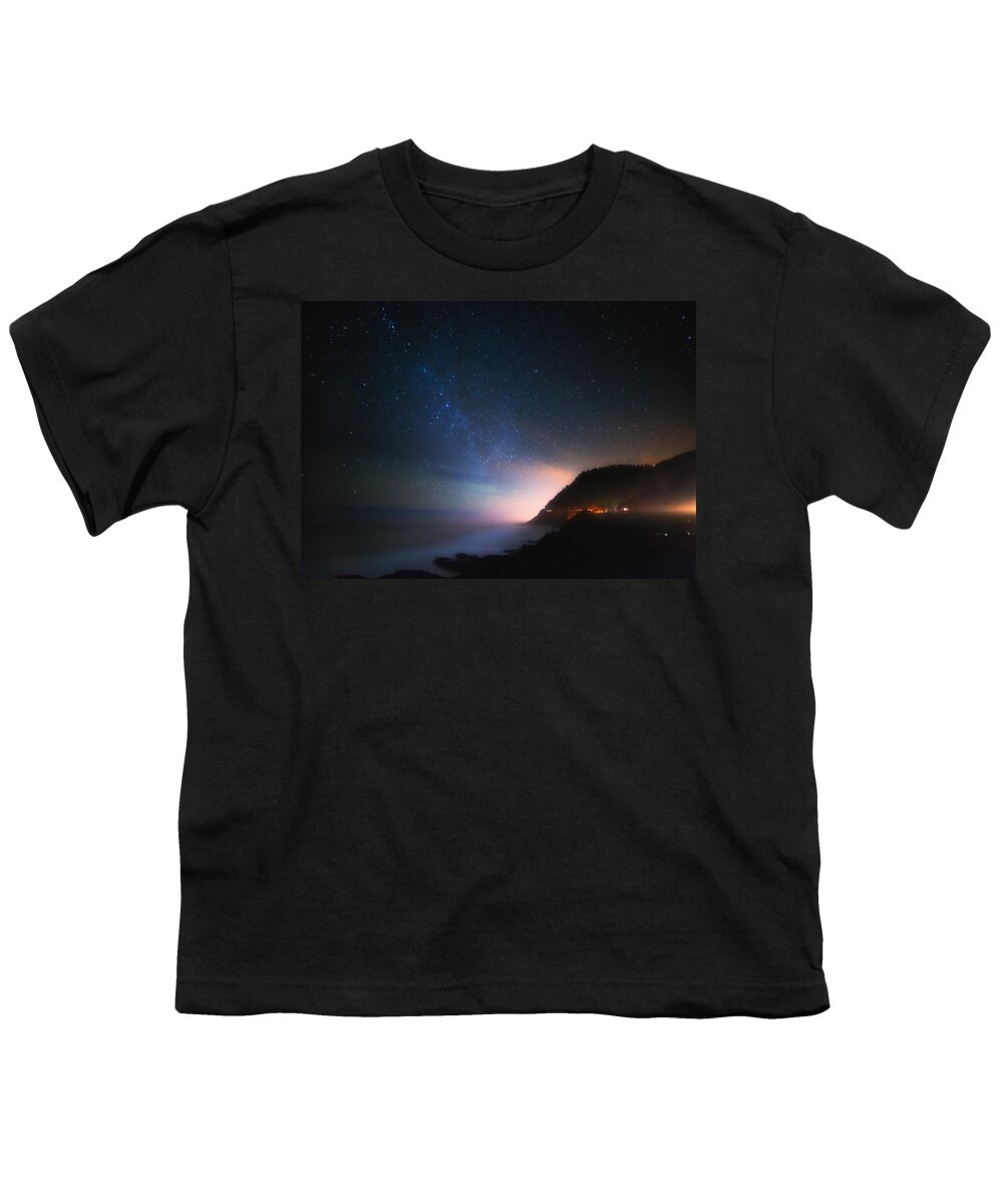 Night Youth T-Shirt featuring the photograph Cape Perpetua Celestial Skies by Darren White