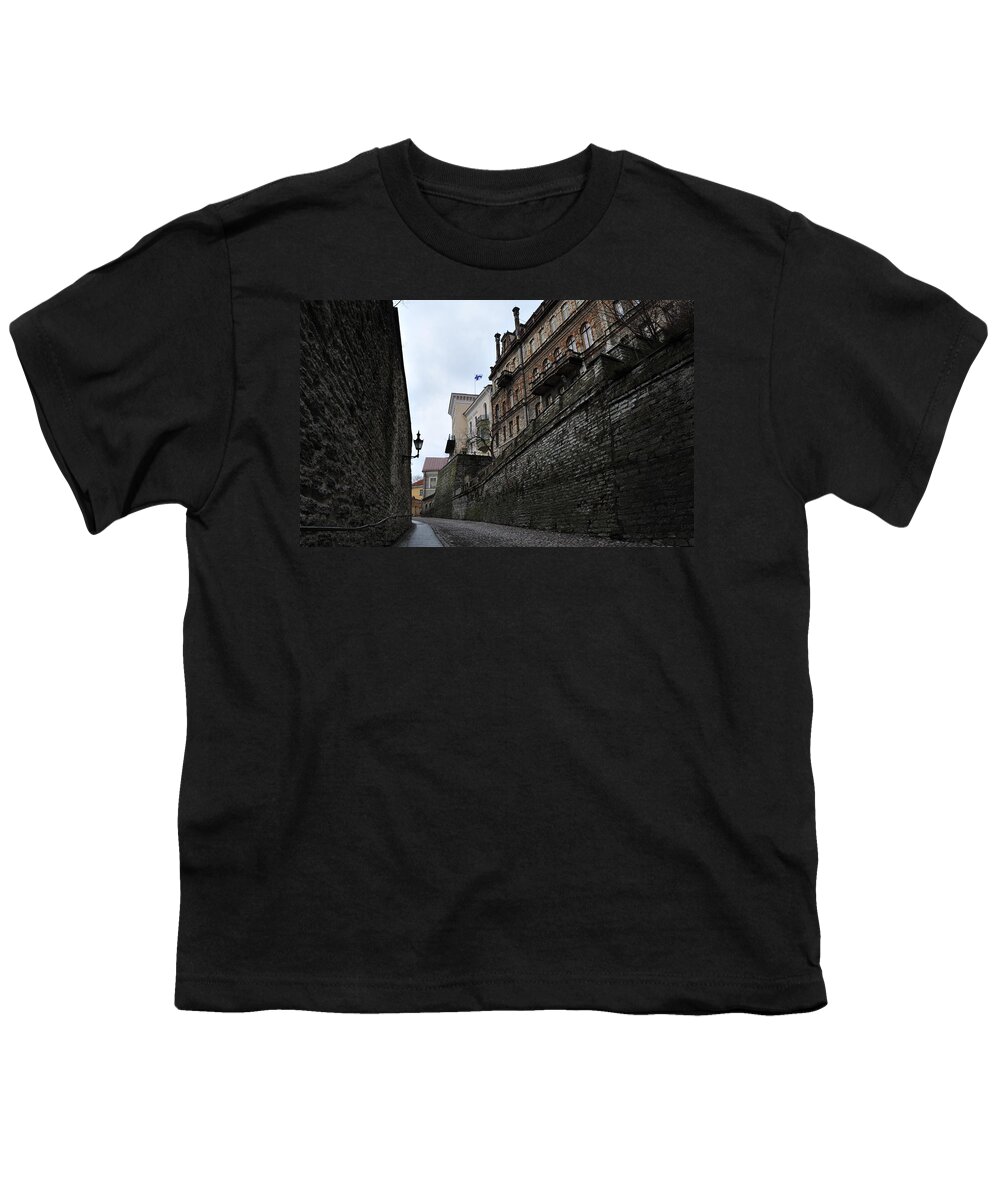 Narrow Street Youth T-Shirt featuring the photograph Narrow Street by Randi Grace Nilsberg