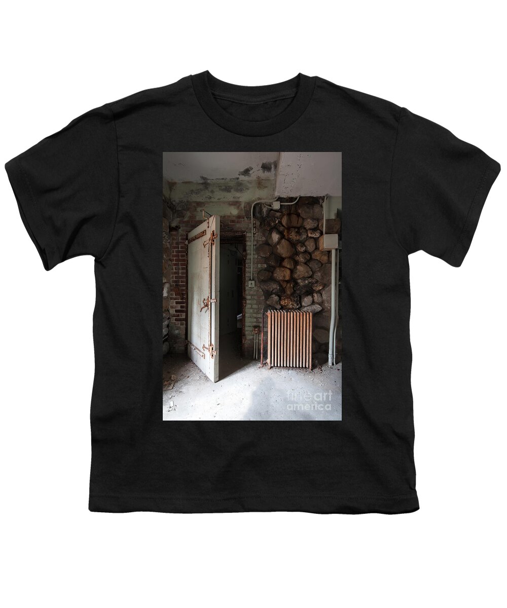 Bennett College Youth T-Shirt featuring the photograph Welcome Home by Rick Kuperberg Sr