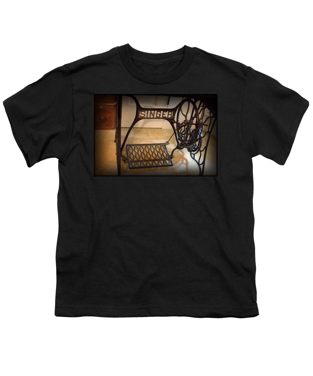 Singer Youth T-Shirt featuring the photograph Singer by Farol Tomson
