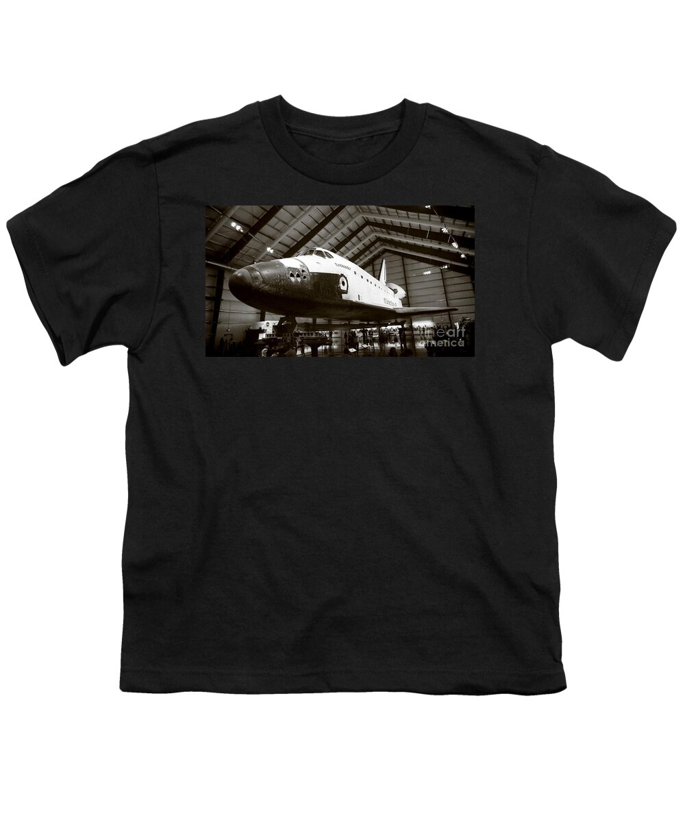 Space Shuttle Endeavour Youth T-Shirt featuring the photograph Space shuttle Endeavour by Nina Prommer