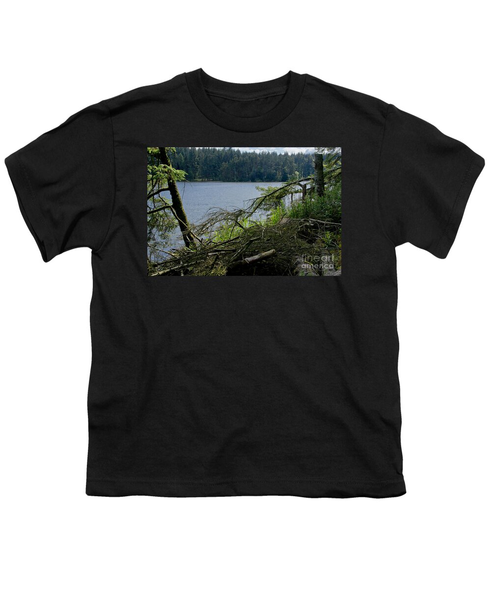 Beecraigs Youth T-Shirt featuring the photograph Beecraigs Loch. by Elena Perelman