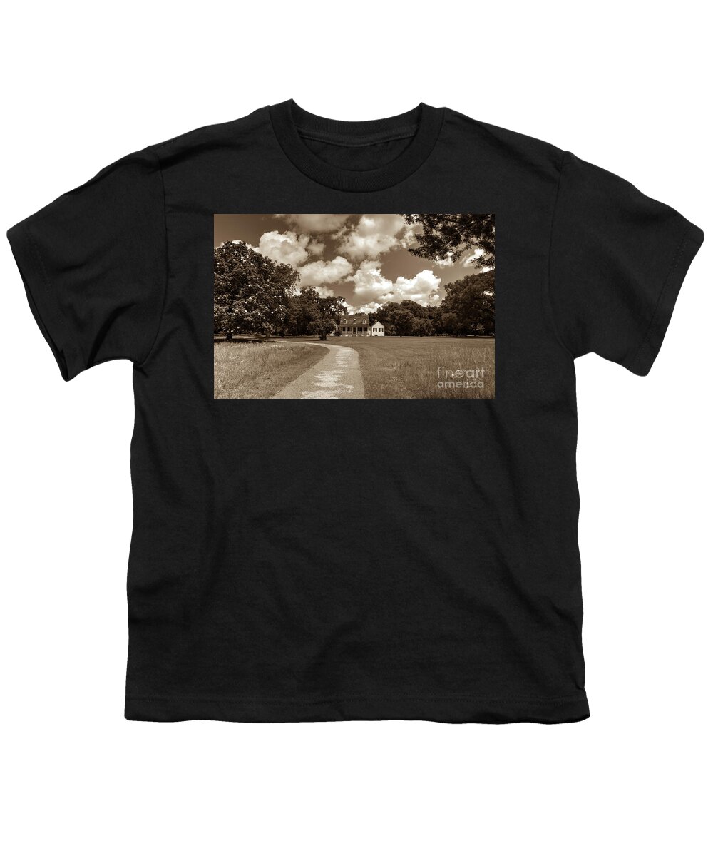 Charles Pinckney Historic Site Youth T-Shirt featuring the photograph Charles Pinckney's Snee Farm Country Retreat by Dale Powell