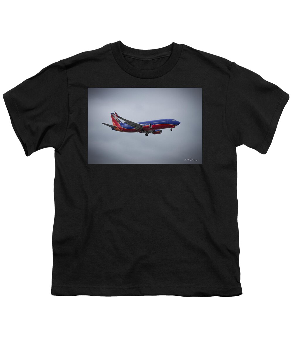 Reid Callaway Color Perfect Youth T-Shirt featuring the photograph Color Me Beautiful Southwest Airlines N382SW Boeing 737 Airliner Art by Reid Callaway