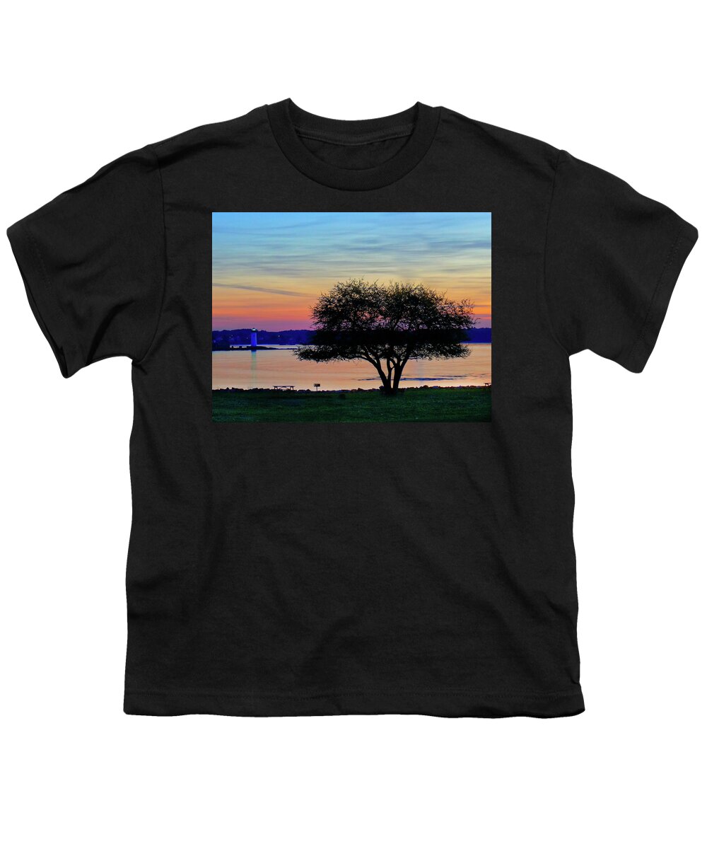 Sunrise Youth T-Shirt featuring the photograph New Castle Sunrise by David Thompsen