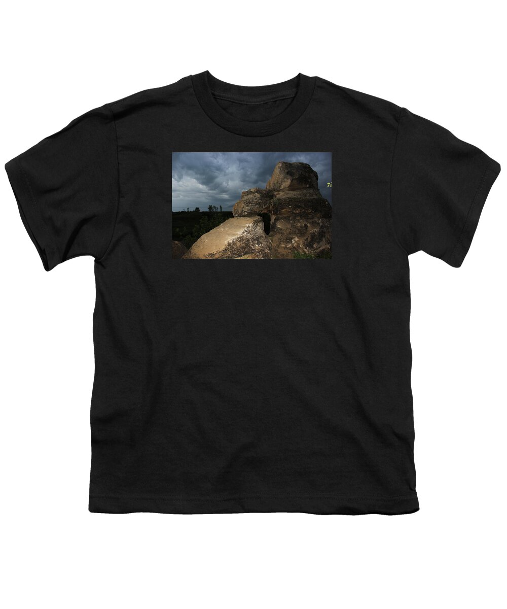 Roche Percee Youth T-Shirt featuring the photograph Roche Percee Peak by Ryan Crouse