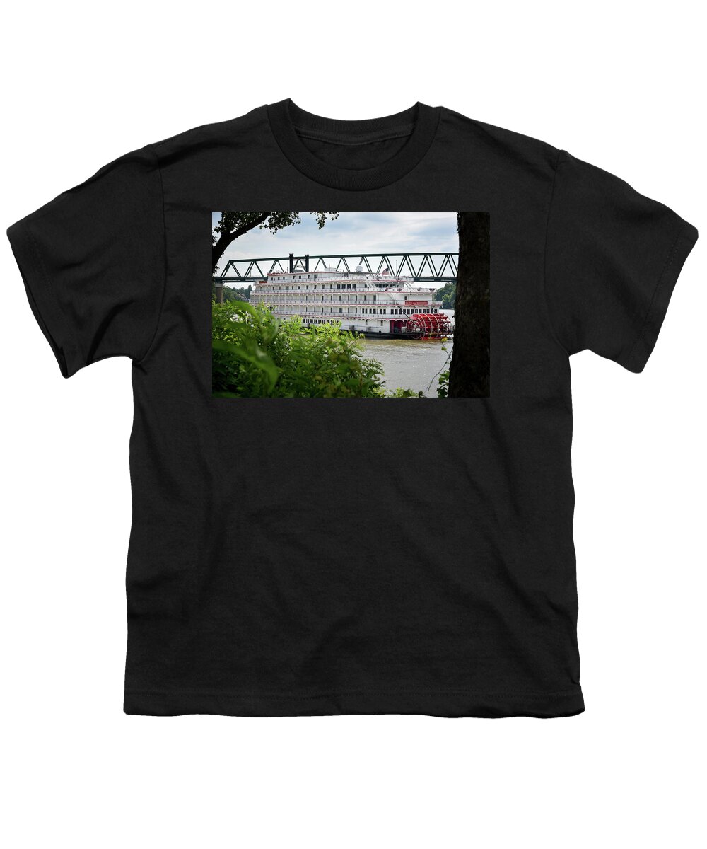 Queen Of The Mississippi Youth T-Shirt featuring the photograph Spotting the Queen by Holden The Moment