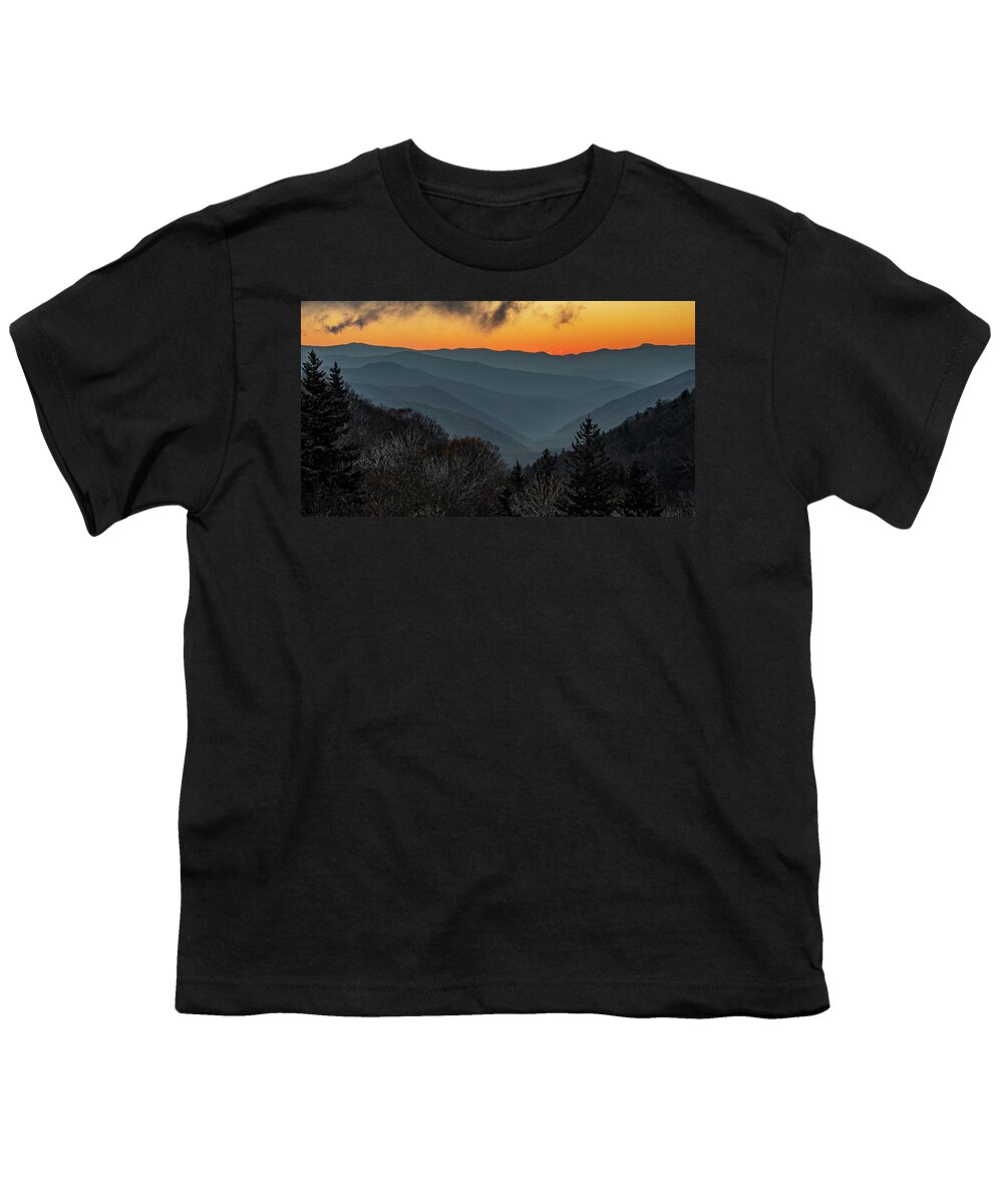 Oconaluftee Overlook Youth T-Shirt featuring the photograph Anticipation of Sunrise by Marcy Wielfaert