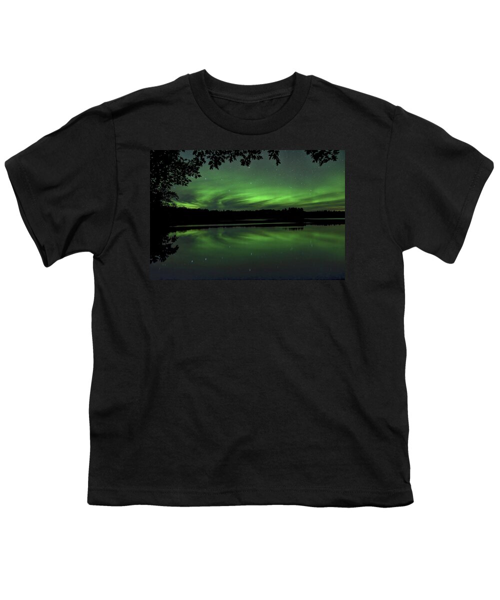 Aurora Borealis Youth T-Shirt featuring the photograph Aurora Under The Oak by Dale Kauzlaric