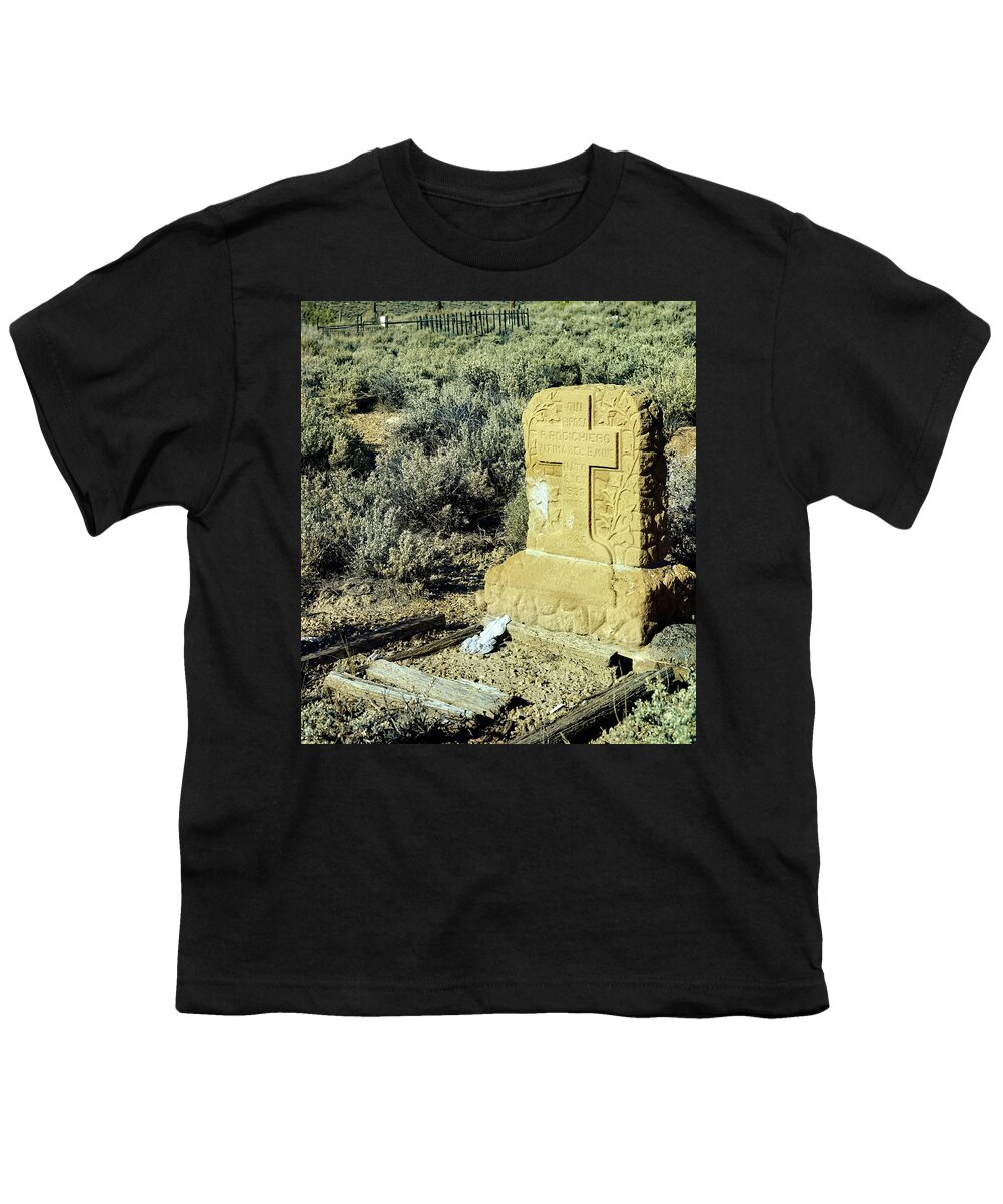 Headstone Youth T-Shirt featuring the photograph Qui Riposa P Podichiero by Cathy Anderson