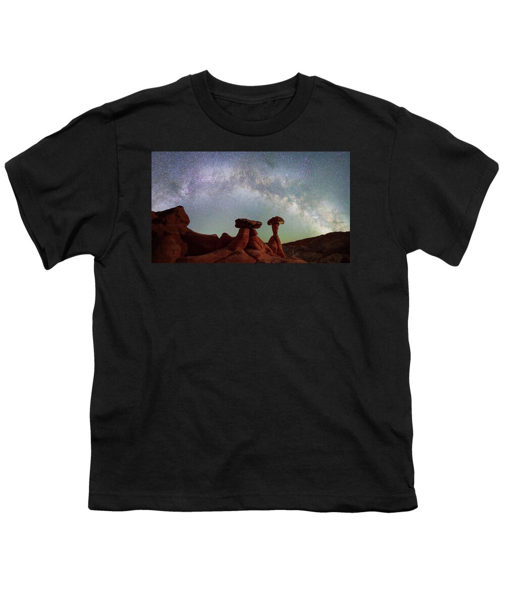 Usa Youth T-Shirt featuring the photograph Toadstool Hoodoos with the Full Arch by Darrell DeRosia