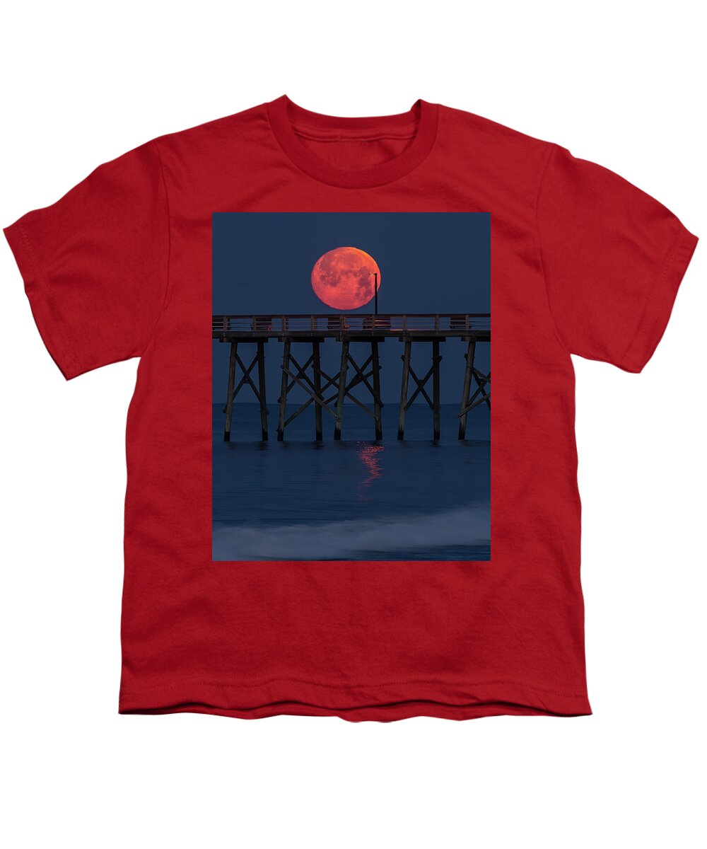 Fullmoon Youth T-Shirt featuring the photograph Moonset by Nick Noble