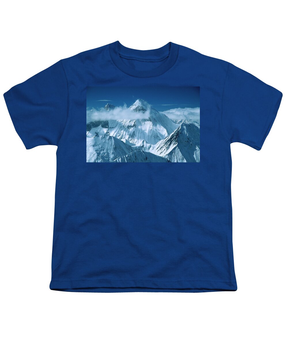 00260103 Youth T-Shirt featuring the photograph Mustagh Tower And Masherbrum by Colin Monteath