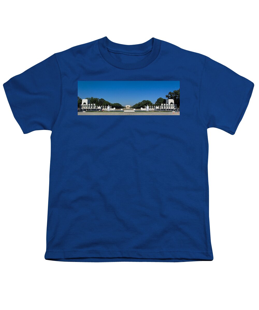 Scenic Youth T-Shirt featuring the photograph The World War II Memorial Panorama DS027 by Gerry Gantt