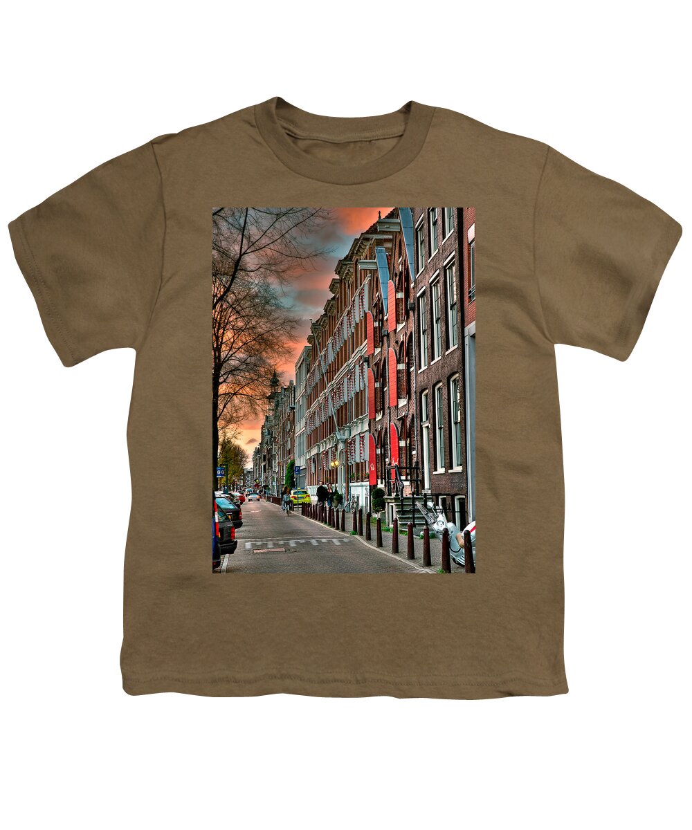 Holland Youth T-Shirt featuring the photograph Alineado. Amsterdam #1 by Juan Carlos Ferro Duque