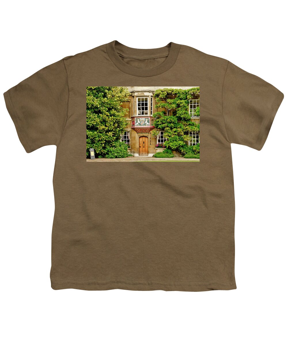 Cambridge Youth T-Shirt featuring the photograph Christ's College court. Cambridge. by Elena Perelman