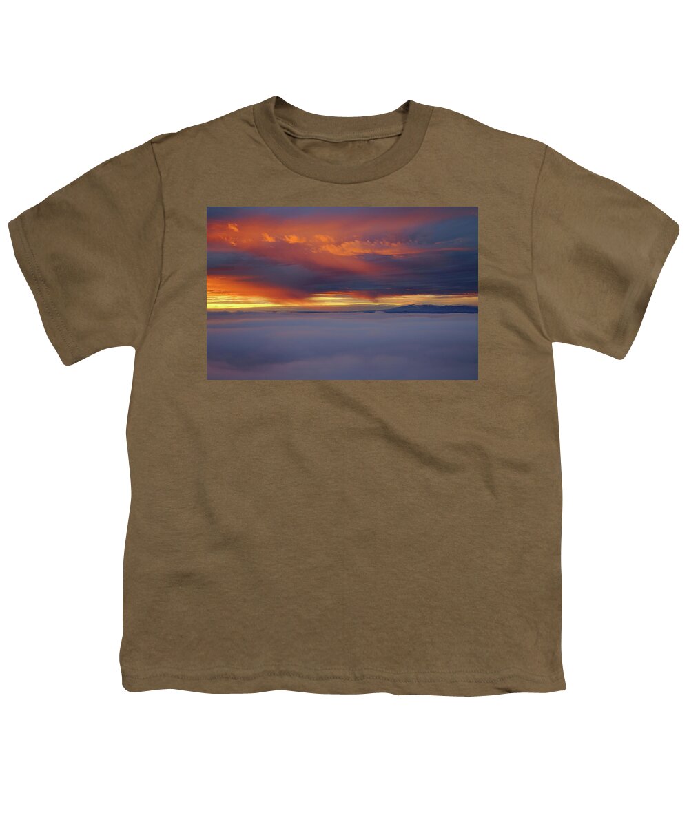 Sunrise Youth T-Shirt featuring the photograph Cloud layer sunrise at Dead Horse Point State Park by Jetson Nguyen