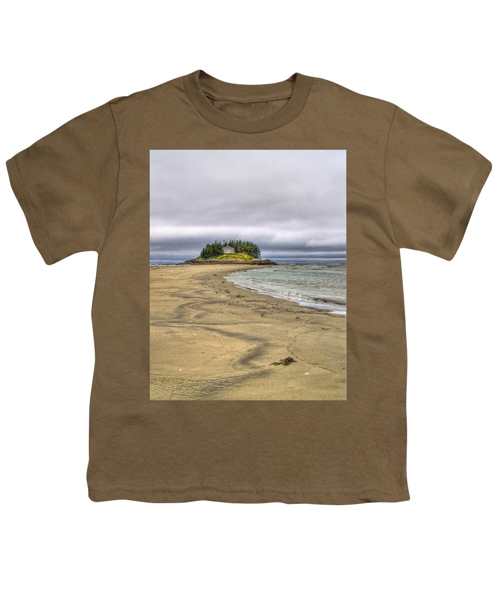 Hdr Youth T-Shirt featuring the photograph Low Tide in Popham Beach Maine by Tammy Wetzel