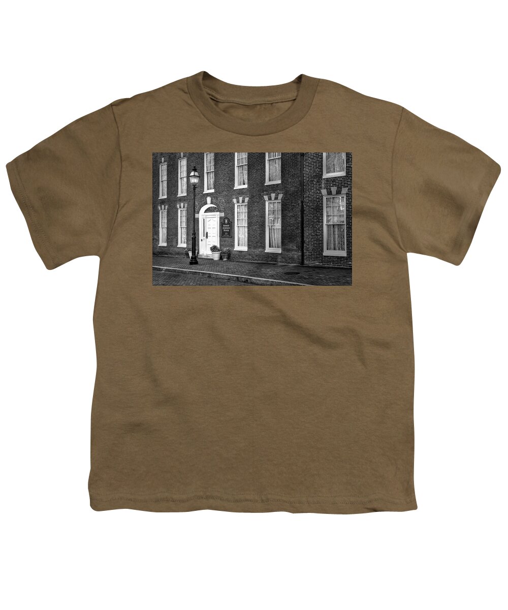 Annapolis Youth T-Shirt featuring the photograph Robert Johnson House MD #1 by Susan Candelario