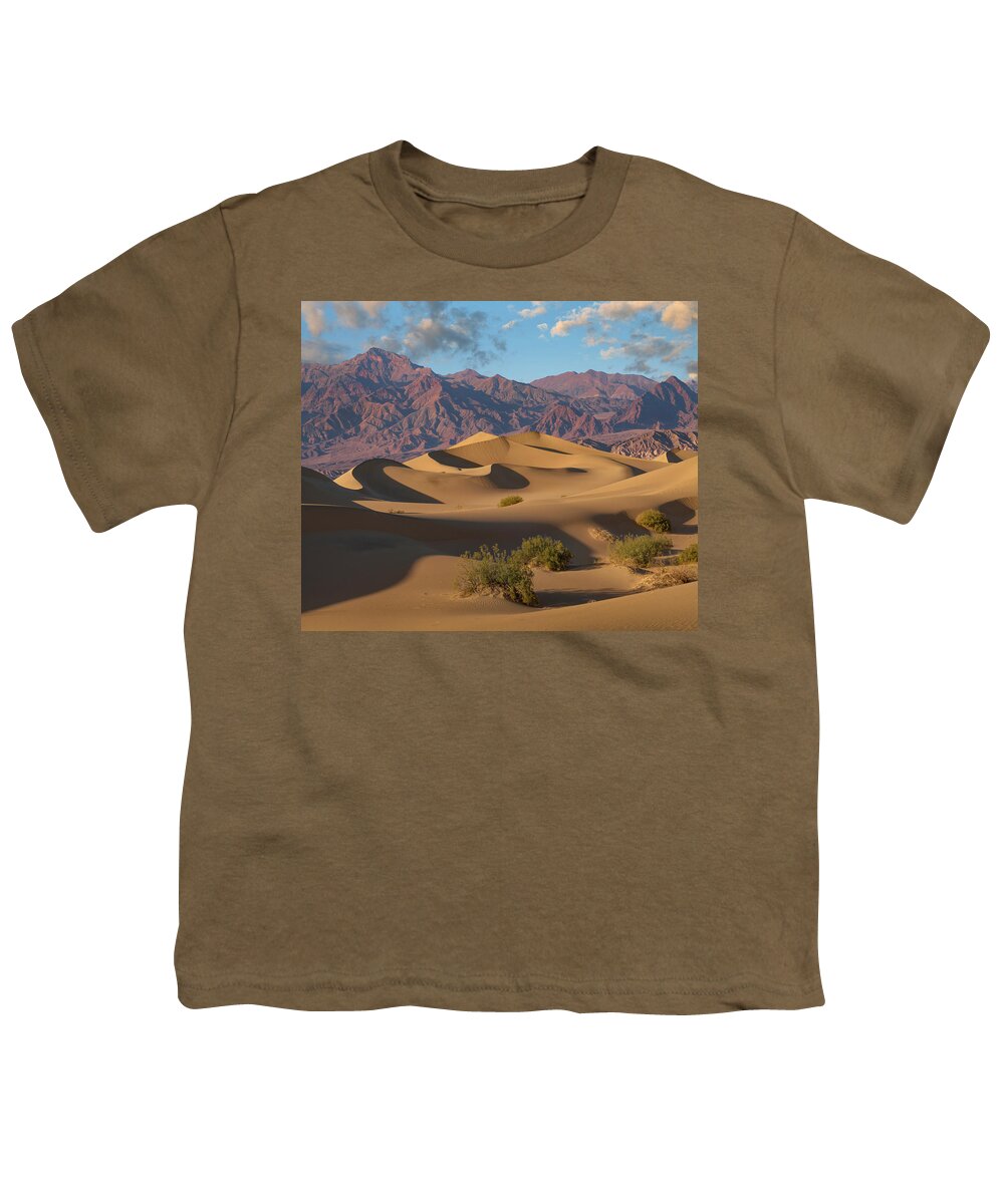 00568904 Youth T-Shirt featuring the photograph Mesquite Flat Sand Dunes, Death Valley National Park, California by Tim Fitzharris