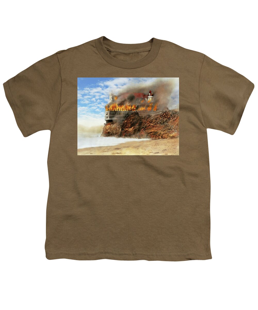 Cliff House Fire Youth T-Shirt featuring the photograph Fire - Cliffside fire 1907 - No People by Mike Savad
