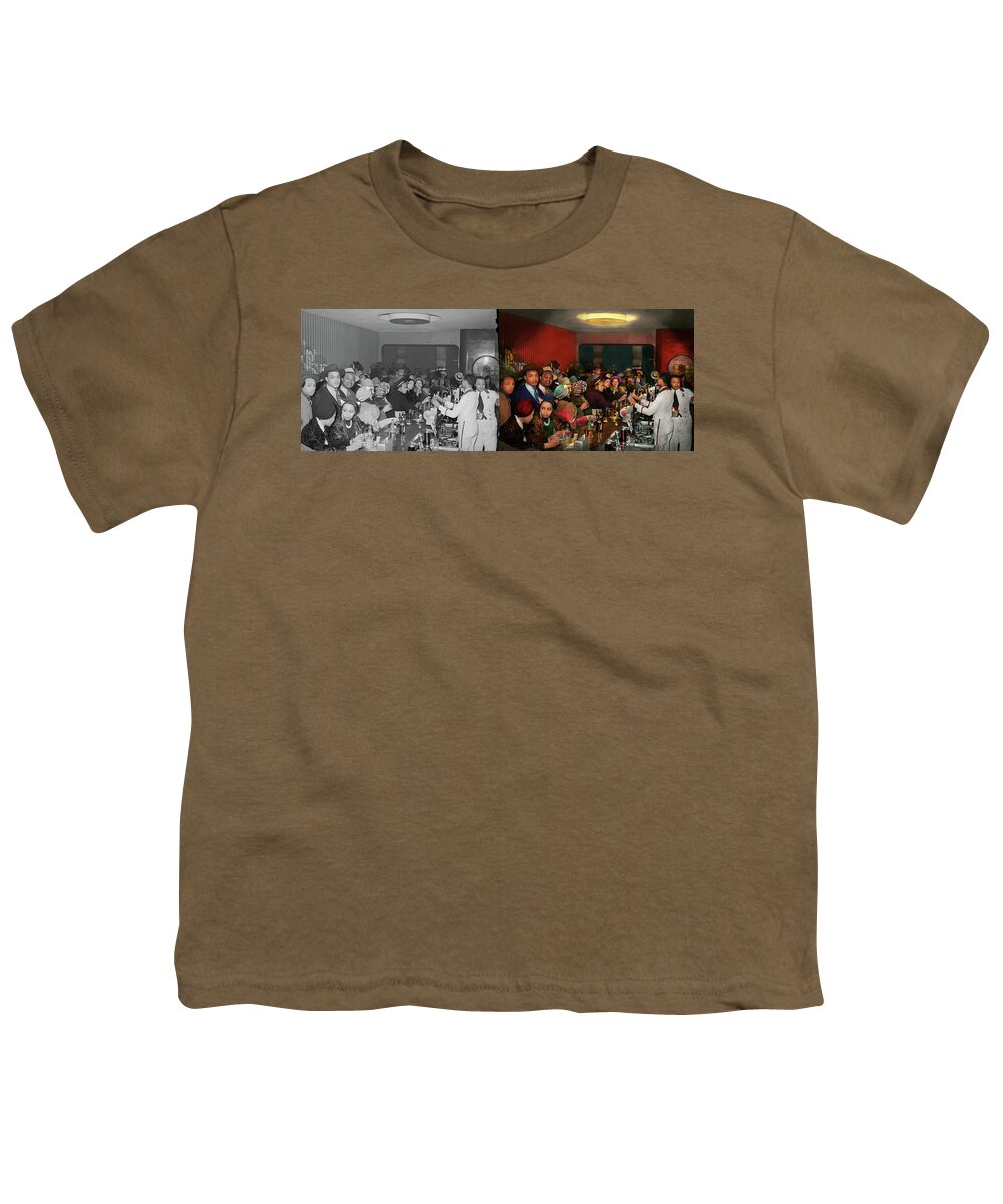Chicago Youth T-Shirt featuring the photograph City - Chicago - IL - Club DeLisa 1941 - Side by Side by Mike Savad