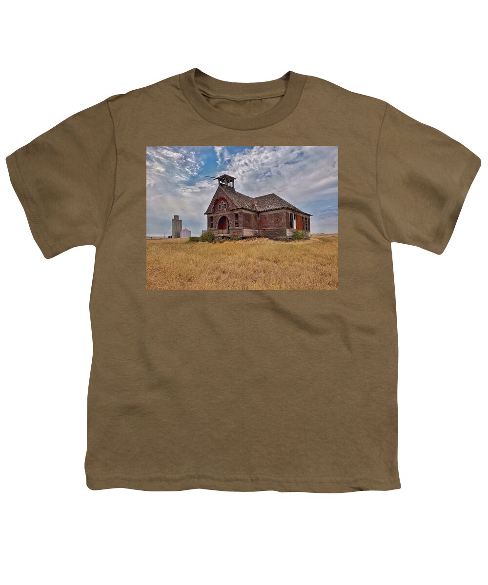 Abandoned Schoolhouse Youth T-Shirt featuring the photograph Govan Schoolhouse #2 by Jerry Abbott