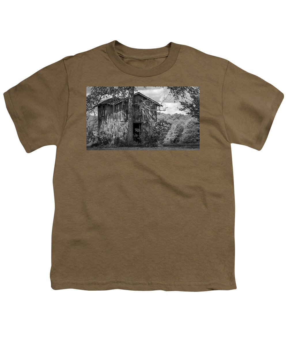Barns Youth T-Shirt featuring the photograph Kentucky Shed 8976 by Guy Whiteley