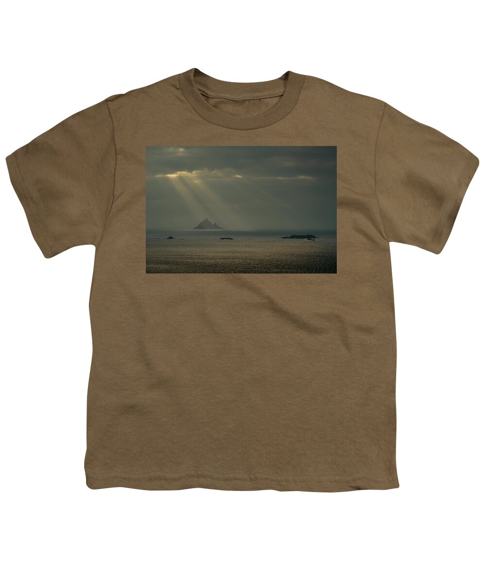 Sunbeam Youth T-Shirt featuring the photograph Tearaght Island Beams by Mark Callanan