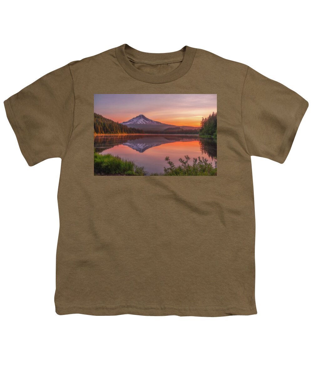 Trillium Lake Youth T-Shirt featuring the photograph Trillium Tranquillity by Darren White