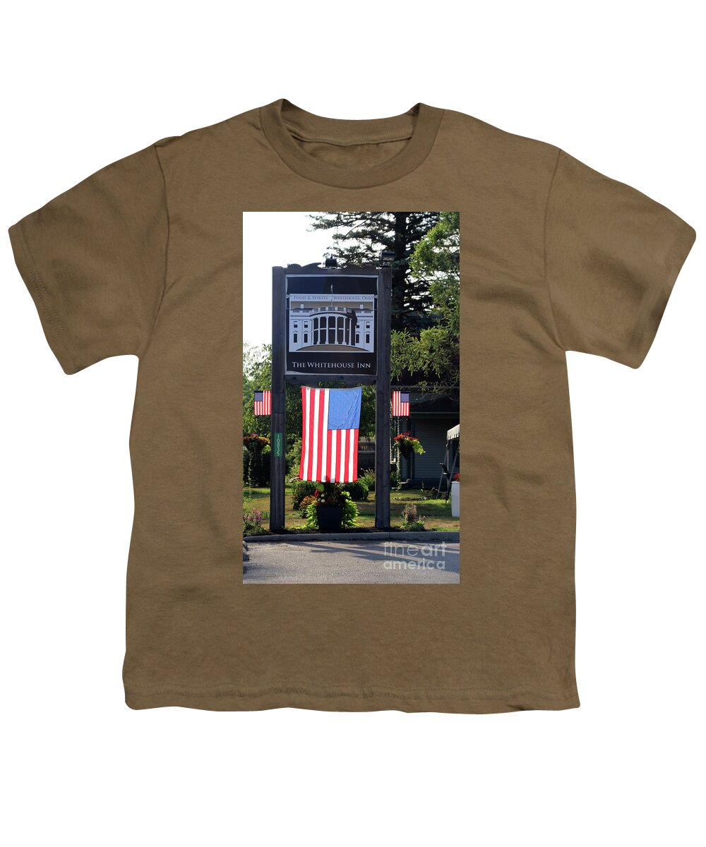 American Youth T-Shirt featuring the photograph Whitehouse Inn Sign 9400 by Jack Schultz
