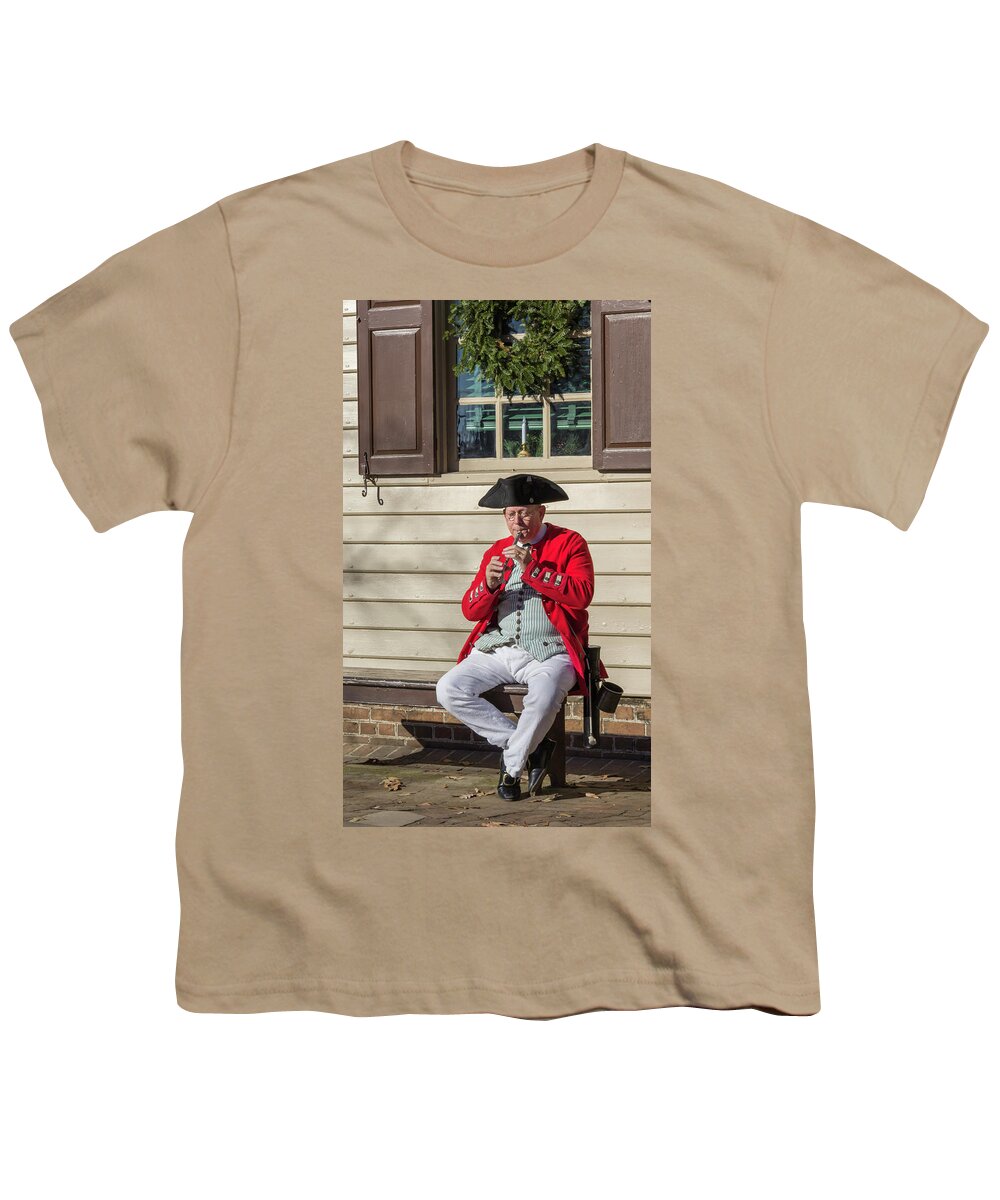 2015 Youth T-Shirt featuring the photograph Chowning's Tavern Entertainer by Teresa Mucha